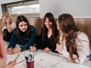 приобщаваща учебна среда