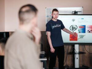 предприемачески умения - ученик презентира